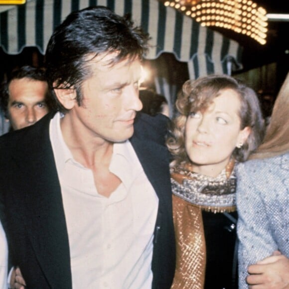 Alain Delon et Romy Schneider en septembre 1981 lors de la première à Paris de Pour la peau d'un flic.