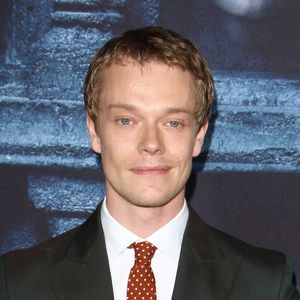 Alfie Allen - Célébrités lors de la première de la saison 6 de Game Of Thrones à Hollywood le 10 Avril 2016.