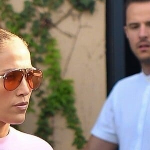 Jennifer Lopez est allée acheter un café à emporter chez Alfred à West Hollywood le 30 août 2018