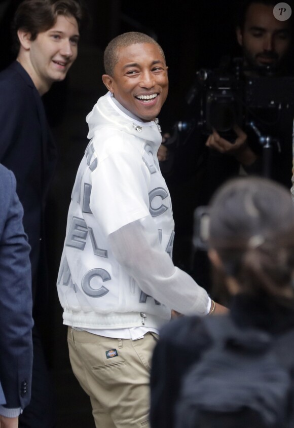 Pharrell Williams - Arrivées des people au défilé Chanel Collection Prêt-à-Porter Printemps/Eté 2019 lors de la Fashion Week au Grand Palais à Paris le 2 octobre 2018. © Veeren-CVS/Bestimage
