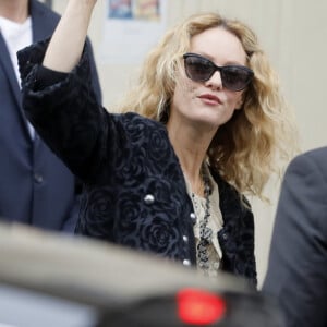 Vanessa Paradis - Arrivées des people au défilé Chanel Collection Prêt-à-Porter Printemps/Eté 2019 lors de la Fashion Week au Grand Palais à Paris le 2 octobre 2018. © Veeren-CVS/Bestimage