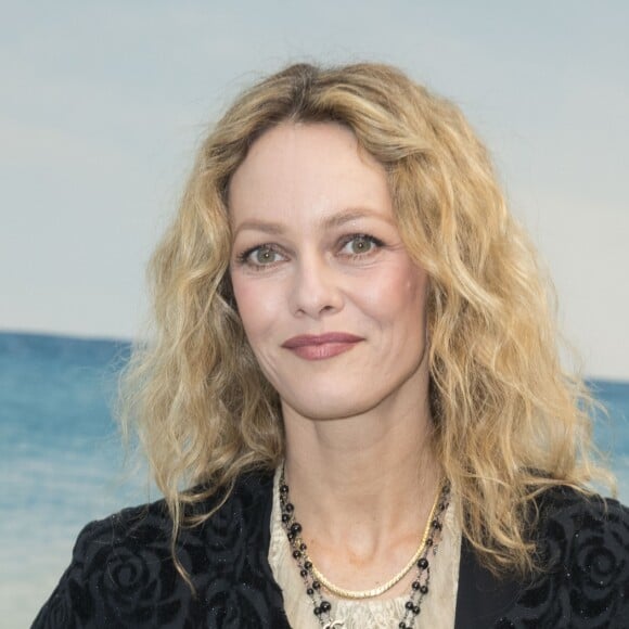 Vanessa Paradis - Photocall du défilé Chanel Collection Prêt-à-Porter Printemps/Eté 2019 lors de la Fashion Week au Grand Palais à Paris le 2 octobre 2018. © Olivier Borde/Bestimage