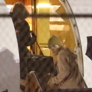 Exclusif - Justin Bieber et sa fiancée Hailey Baldwin quittent l'aéroport de Ontario au Canada en jet privé, le 30 septembre 2018