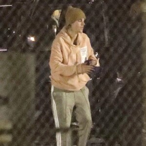 Exclusif - Justin Bieber et sa fiancée Hailey Baldwin quittent l'aéroport de Ontario au Canada en jet privé, le 30 septembre 2018