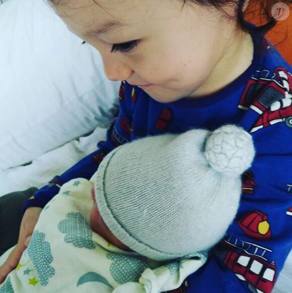 Billy Corgan annonce la naissance de son deuxième enfant, une fille prénommée Philomena Clementine, sur Instagram le 2 octobre 2018.