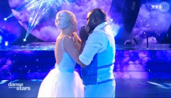 Basile Boli et Katrina Patchett sur un Foxtrot - Danse avec les stars 9 - TF1