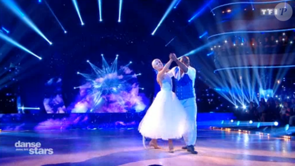 Basile Boli et Katrina Patchett sur un Foxtrot - Danse avec les stars 9 - TF1