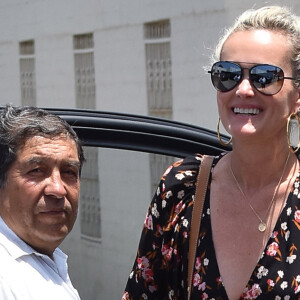 Semi-exclusif - Laeticia Hallyday se rend chez le coiffeur au salon "Mèche" à Beverly Hills le 21 juin 2018.