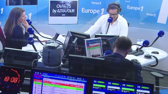 Michel Sardou rend hommage à Charles Aznavour sur Europe 1, le 1er octobre 2018.