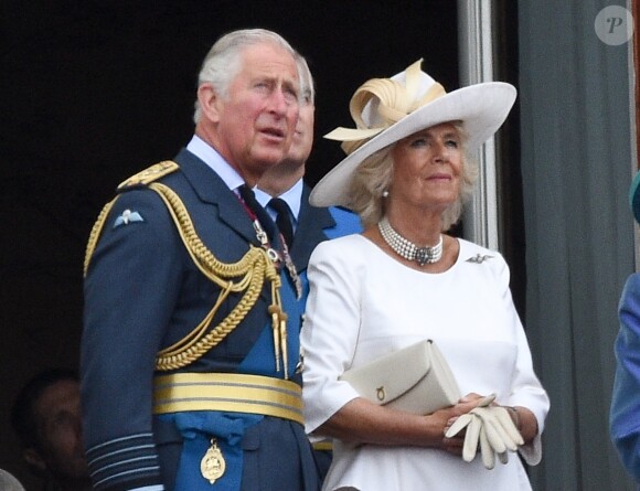Le prince Charles, Camilla Parker Bowles, duchesse de Cornouailles - La famille royale d'Angleterre lors de la parade aérienne de la RAF pour le centième anniversaire au palais de Buckingham à Londres. Le 10 juillet 2018.