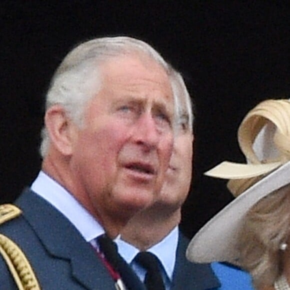 Le prince Charles, Camilla Parker Bowles, duchesse de Cornouailles - La famille royale d'Angleterre lors de la parade aérienne de la RAF pour le centième anniversaire au palais de Buckingham à Londres. Le 10 juillet 2018.