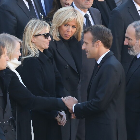 Ulla Aznavour et ses enfants Nicolas, Mischa et Katia, Brigitte et Emmanuel Macron, Nikol Pachinian (Premier ministre arménien) - Arrivées à l'hommage national à Charles Aznavour à l'Hôtel des Invalides à Paris. Le 5 octobre 2018 © Jacovides-Moreau / Bestimage