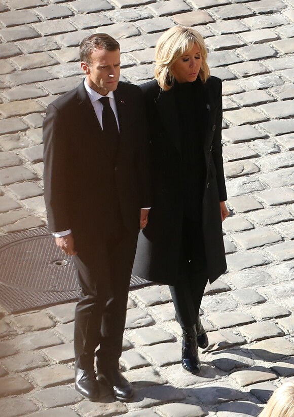 Emmanuel Macron et sa femme Brigitte - Arrivées à l'hommage national à Charles Aznavour à l'Hôtel des Invalides à Paris. Le 5 octobre 2018 © Jacovides-Moreau / Bestimage