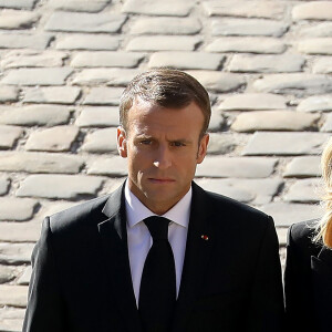 Le président de la République française Emmanuel Macron et sa femme la Première Dame Brigitte Macron (Trogneux) - Arrivées à l'hommage national à Charles Aznavour à l'Hôtel des Invalides à Paris, France, le 5 octobre 2018. © Jacovides-Moreau/Bestimage