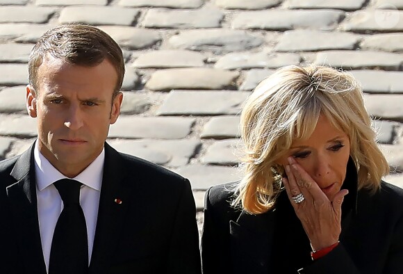 Le président de la République française Emmanuel Macron et sa femme la Première Dame Brigitte Macron (Trogneux) - Arrivées à l'hommage national à Charles Aznavour à l'Hôtel des Invalides à Paris, France, le 5 octobre 2018. © Jacovides-Moreau/Bestimage