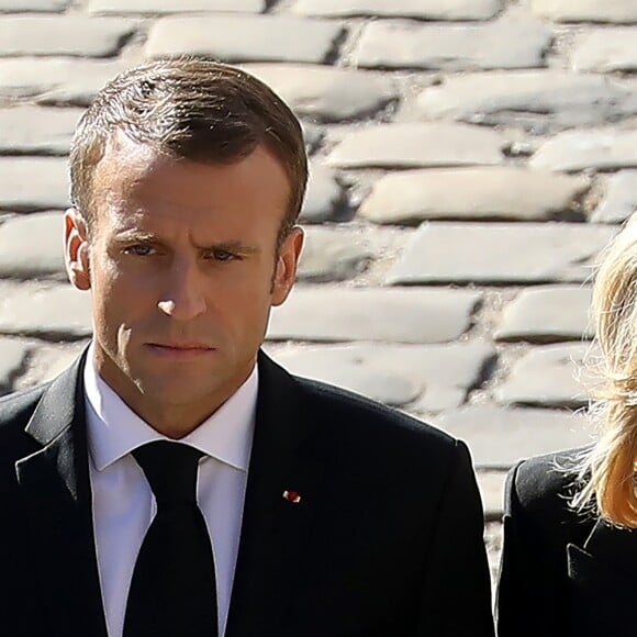 Le président de la République française Emmanuel Macron et sa femme la Première Dame Brigitte Macron (Trogneux) - Arrivées à l'hommage national à Charles Aznavour à l'Hôtel des Invalides à Paris, France, le 5 octobre 2018. © Jacovides-Moreau/Bestimage