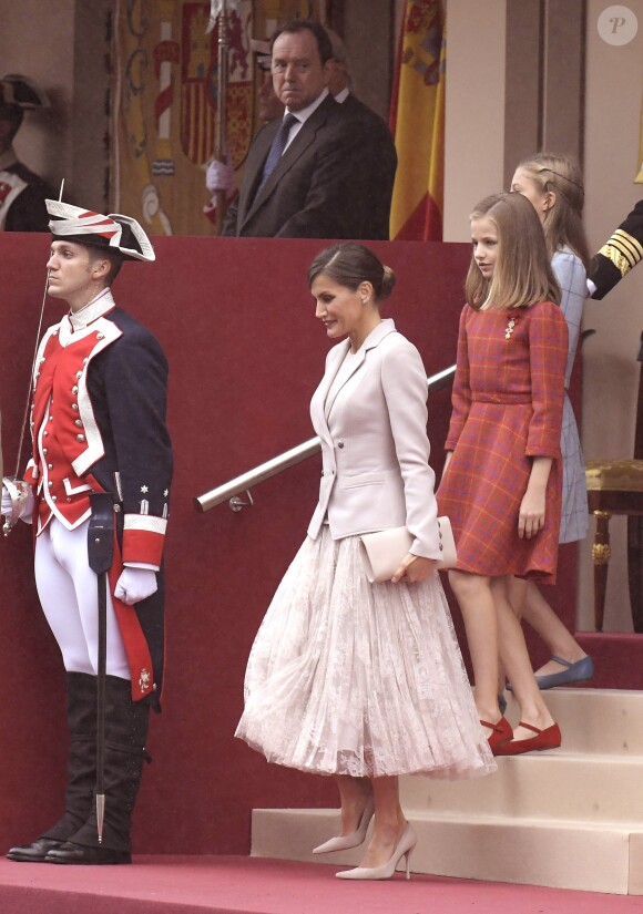 La reine Letizia d'Espagne et ses filles La princesse Leonor et l'infante Sofia d'Espagne - La famille royale d'Espagne assiste à la parade militaire le jour de la fête nationale espagnole à Madrid le 12 octobre 2018.