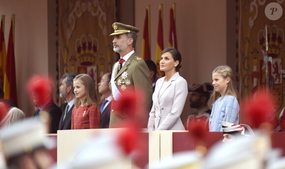 Le roi Felipe VI, la reine Letizia et leurs filles l'infante Sofia et la princesse Leonor - La famille royale d'Espagne assiste à la parade militaire le jour de la fête nationale espagnole à Madrid le 12 octobre 2018.