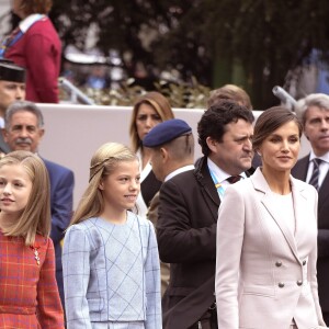 La reine Letizia d'Espagne et ses filles La princesse Leonor et l'infante Sofia d'Espagne - La famille royale d'Espagne assiste à la parade militaire le jour de la fête nationale espagnole à Madrid le 12 octobre 2018.
