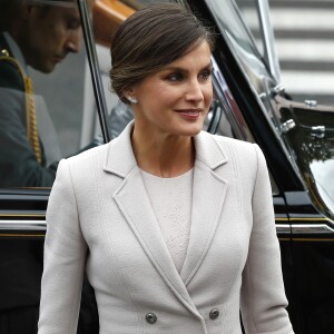 La reine Letizia d'Espagne - La famille royale d'Espagne assiste à la parade militaire le jour de la fête nationale espagnole à Madrid le 12 octobre 2018.