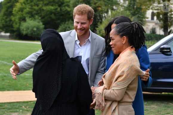 Le prince Harry, duc de Sussex, Doria Ragland, la mère de Meghan Markle - Meghan Markle reçoit les femmes qui apparaissent dans le livre de recettes "Together, our community cookbook" au palais Kensington à Londres le 20 septembre 2018.
