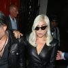 Lady Gaga, très légèrement vêtue, et son compagnon Christian Carino se rendent dans le pub "The Grenadier" à Londres, le 26 septembre 2018.