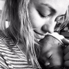 Yvonne Strahovski annonce la naissance de son bébé sur Instagram, le 15 octobre 2018.