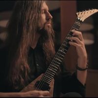 Mort d'Oli Herbert (All That Remains) : Son corps retrouvé dans une mare