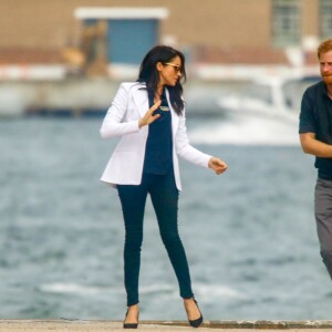 Le prince Harry, duc de Sussex, et Meghan Markle, duchesse de Sussex, enceinte, retournent à l'Admiralty House après leur visite sur Cockatoo Island pour assister au "Jaguar Land Rover Driving Challenge" en ouverture des "Invictus Games 2018". Sydney, le 20 octobre 2018.