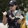 Exclusif - Eva Longoria se promène avec son fils Santiago dans les rues de Gold Coast, Queensland, Australie, le 9 octobre 2018. Eva Longoria est en Australie pour le tournage du film "Dora l'exploratrice".