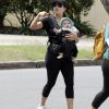Exclusif - Eva Longoria se promène avec son fils Santiago dans les rues de Gold Coast, Queensland, Australie, le 9 octobre 2018. Eva Longoria est en Australie pour le tournage du film "Dora l'exploratrice".