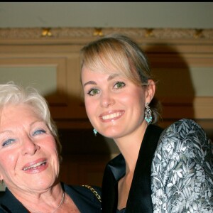 Line Renaud et Laeticia Hallyday - Soirée générale de la pièce "Les grandes occasions" au théâtre Edouard VII, à Paris, le 18 septembre 2006.