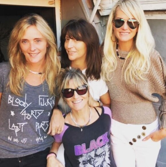 Laeticia Hallyday à Paris, entourée de sa nounou Sylviane Destaillats et ses amies Marie Poniatowski et Anne Marcassus. Instagram, le 21 octobre 2018. 
