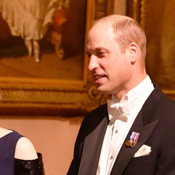 La première Ministre du Royaume-Uni, Theresa May et Le prince William, duc de Cambridge - Les souverains néerlandais assistent à un banquet d'Etat au palais de Buckingham de Londres, lors de leur visite d'État au Royaume-Uni, le 23 octobre 2018.