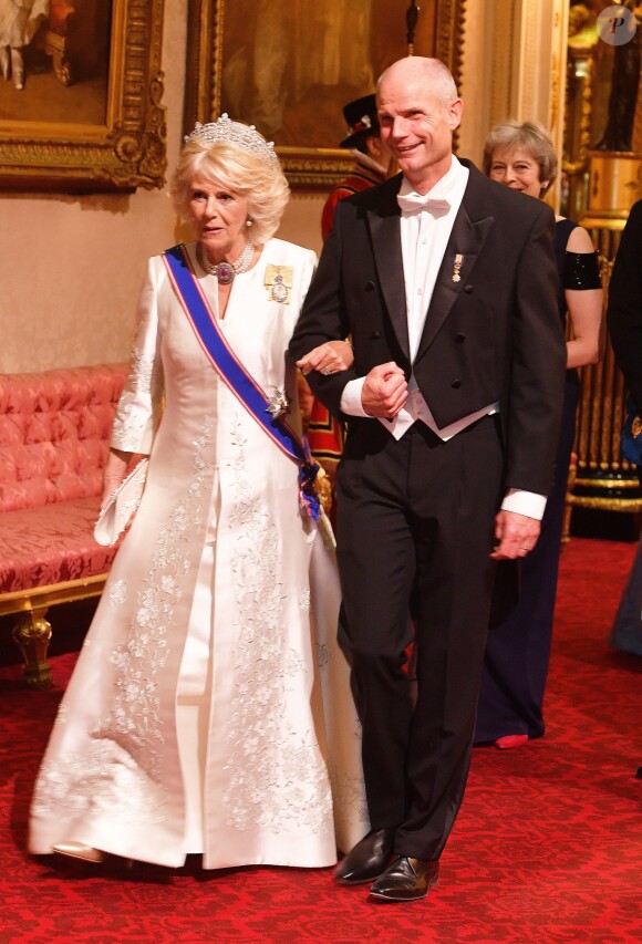 Camilla Parker Bowles, duchesse de Cornouailles et le ministre néerlandais des Affaires étrangères, Stef Blok - Les souverains néerlandais assistent à un banquet d'Etat au palais de Buckingham de Londres, lors de leur visite d'État au Royaume-Uni, le 23 octobre 2018.