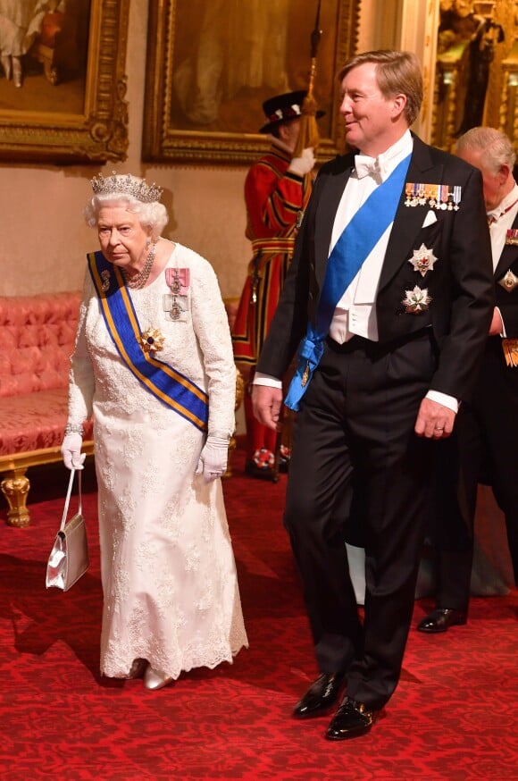 La reine Elisabeth II d'Angleterre et le roi Willem-Alexander des Pays-Bas - Les souverains néerlandais assistent à un banquet d'Etat au palais de Buckingham de Londres, lors de leur visite d'État au Royaume-Uni, le 23 octobre 2018.