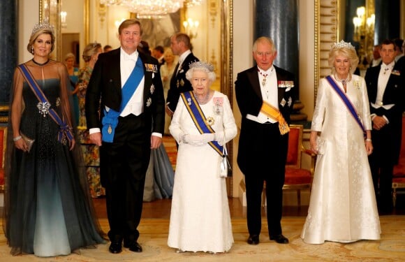 La reine Maxima des Pays-Bas, le roi Willem-Alexander des Pays-Bas, la reine Elisabeth II d'Angleterre, le prince Charles, prince de Galles, et Camilla Parker Bowles, duchesse de Cornouailles - Les souverains néerlandais assistent à un banquet d'Etat au palais de Buckingham de Londres, lors de leur visite d'État au Royaume-Uni, le 23 octobre 2018.