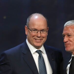 Le prince Albert II de Monaco a remis Le Prix de la Légende à Didier Deschamps, sélectionneur et ancien joueur de l'équipe de France de football - Soirée des Sportel Awards 2018 au Grimaldi Forum à Monaco le 23 octobre 2018. © Claudia Albuquerque / Bestimage