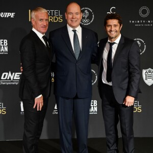 Didier Deschamps, sélectionneur et ancien joueur de l'équipe de France de football, le prince Albert II de Monaco et Bixente Lizarazu durant la soirée des Sportel Awards 2018 au Grimaldi Forum à Monaco le 23 octobre 2018. © Bruno Bebert/Bestimage