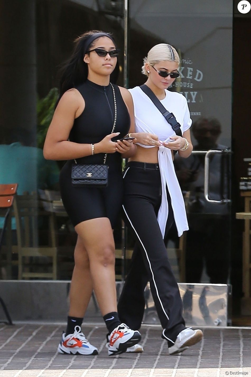 Kylie Jenner Et Son Amie Jordyn Woods Font Du Shopping Los Angeles Le Octobre