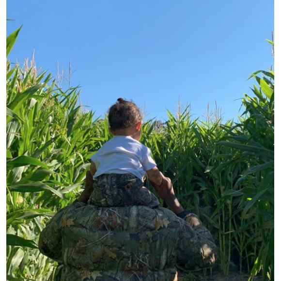 Travis Scott avec sa fille Stormi. Photo publiée sur Instagram le 24 octobre 2018.