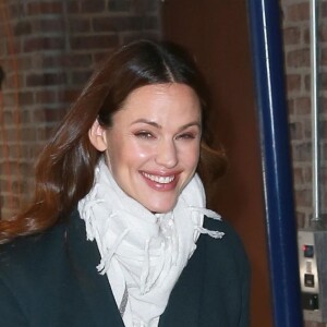Jennifer Garner très souriante à la sortie du 92nd Street Y a cultural and community center à New York. Le 25 octobre 2018.