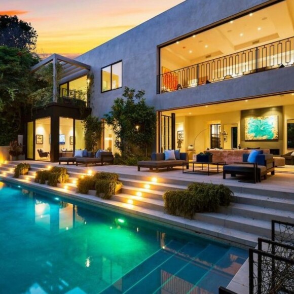 Kylie Jenner et Travis Scott ont dépensé 13,45 millions de dollars dans un manoir de Beverly Hills.