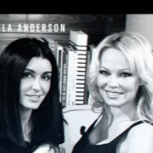 Jenifer rencontre Pamela Anderson grâve à Nikos Aliagas dans "50 min Inside", le 27 octobre 2018.