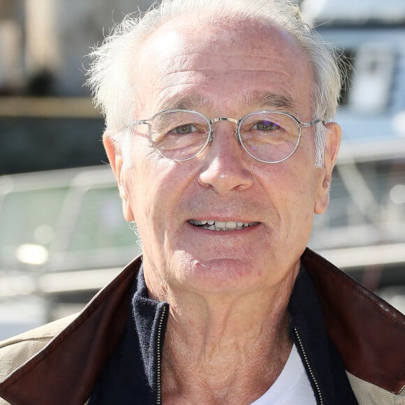 Bernard Le Coq pour le téléfilm "Vivre sans eux" au photocall du quatrième jour du festival international du film de La Rochelle, France, le 15 septembre 2018. © Patrick Bernard/Bestimage