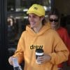 Justin Bieber et sa femme Hailey Baldwin vont prendre un petit-déjeuner chez "Joan's On Third" à Los Angeles, le 24 octobre 2018.