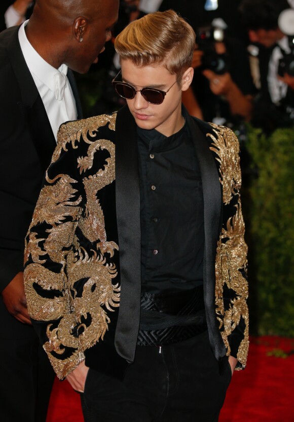 Justin Bieber - Soirée Costume Institute Gala 2015 (Met Ball) au Metropolitan Museum, célébrant l'ouverture de Chine: à travers le miroir à New York. Le 4 mai 2015.