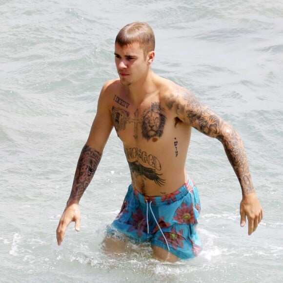 Exclusif - Justin Bieber profite d'un moment de détente avec des amis à Saint-Jean-Cap-Ferrat. Le 30 juin 2017