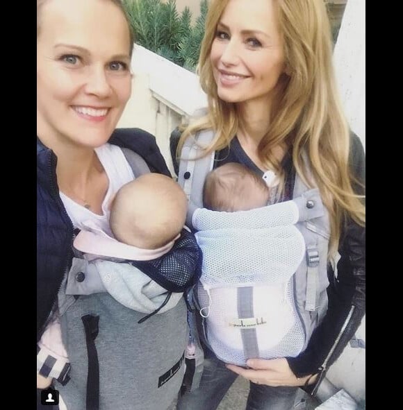 Adriana Karembeu avec sa petite soeur Natalia et leurs bébés. Instagram, le 5 novembre 2018.