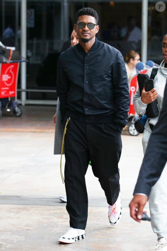 Exclusif - Usher arrive à l'aéroport Kingsford-Smith de Sydney, Australie, le 7 novembre 2018.